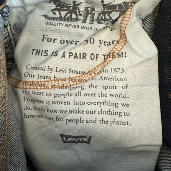 Levi’s 511 Slim Jeans - Men’s 32x32
Effortless Cool in Every Step - Picture 8 of 10